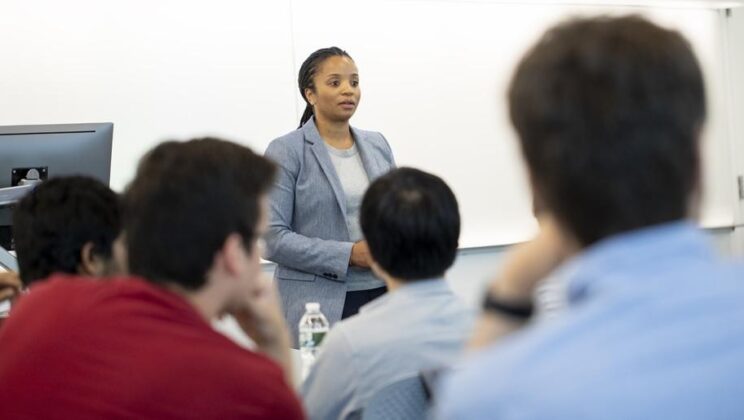 Study In USA | Fully Funded MBA Scholarship At Isenberg School of Management  (University of Massachusetts Amherst)
